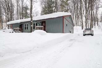 Building Photo - 4055 S Thornapple Hollow