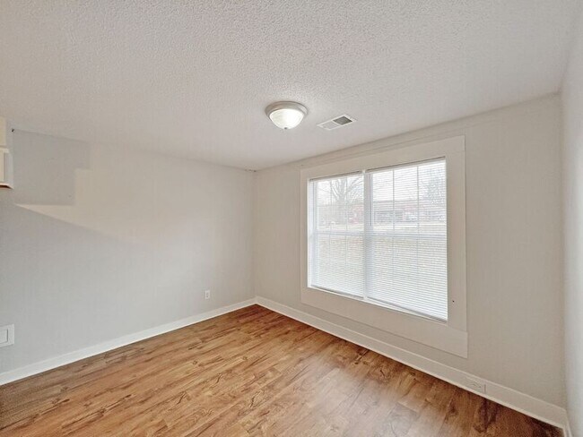 Foto del edificio - 6536 Wimble Rd