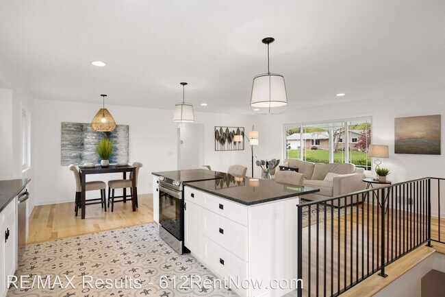 Building Photo - 4 br, 3 bath House - 2020 Sumter Avenue N