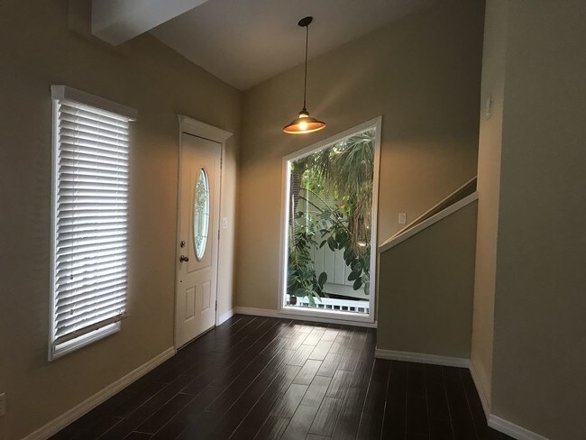 Foto del edificio - 3/2/2 spacious stilt home