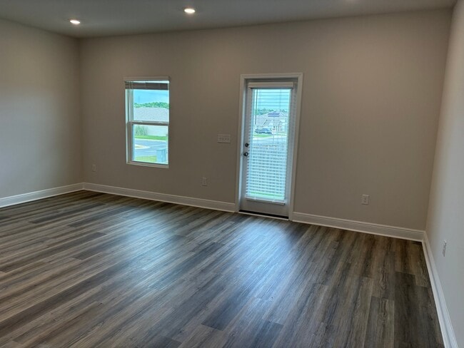 Building Photo - 4051 Pendragon Cir