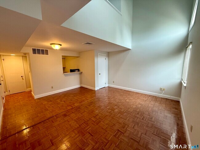 Foto del edificio - 105 Tremont Ave