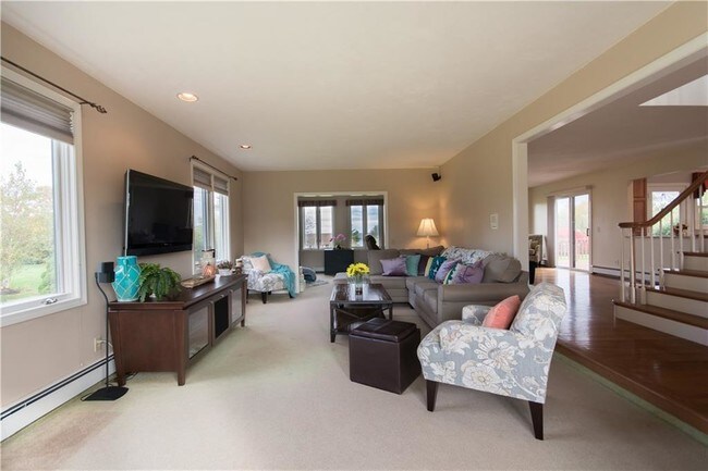 Building Photo - 75 Crestview Dr