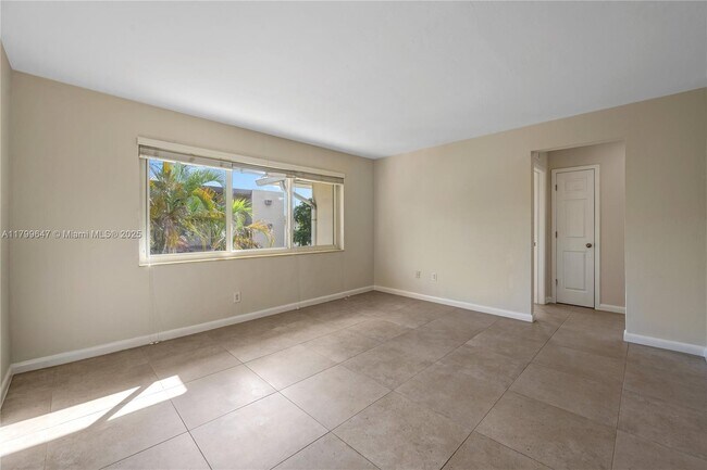 Foto del edificio - 930 SW 24th Ct
