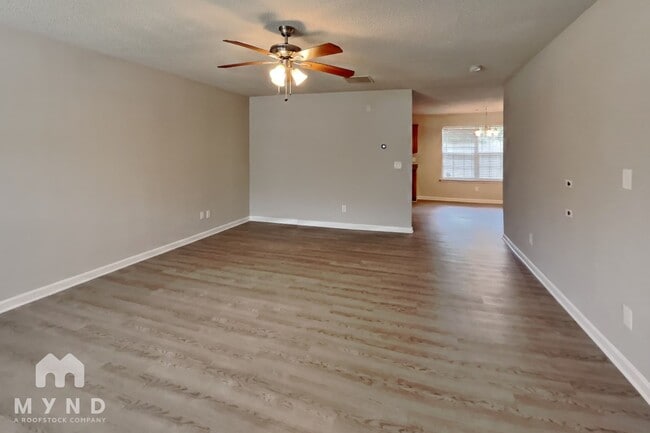 Building Photo - 6132 Hickory Ln Dr