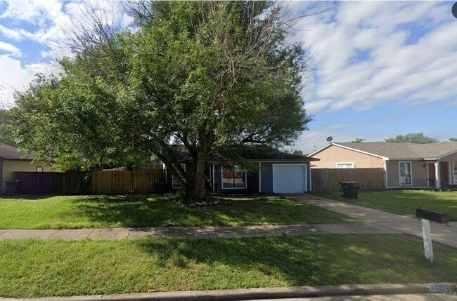 Building Photo - 24307 Running Iron Dr