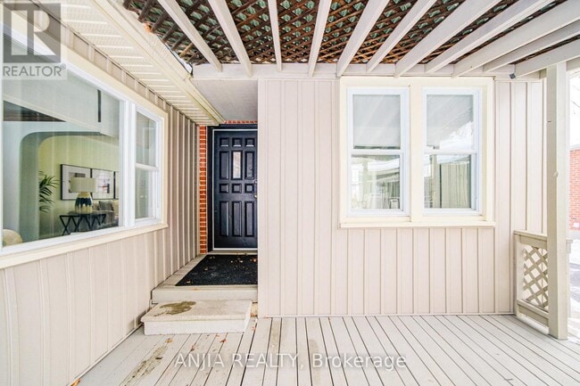 Building Photo - 818 Masson St