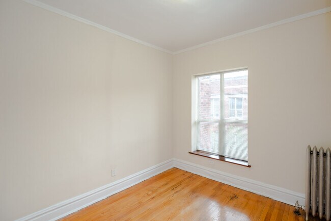 Foto del edificio - 1BR w/Heat!  NO Sec Deposit!  51st King Dr