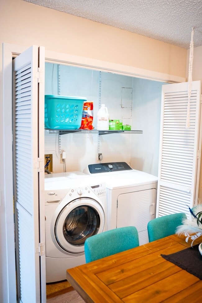 Building Photo - 2020 Fairfield St