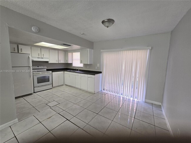 Foto del edificio - 5309 NW 27th St