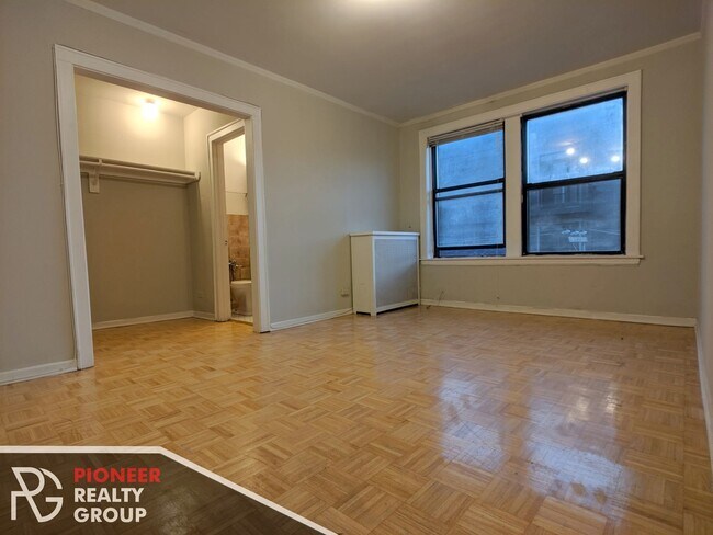 Foto del edificio - 739 W Belmont