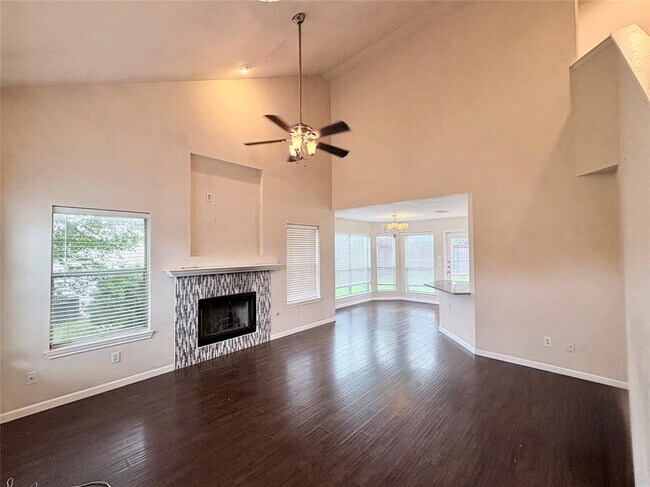 Foto del edificio - 12609 Linford Dr