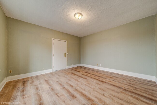 Foto del edificio - 802 Pine St