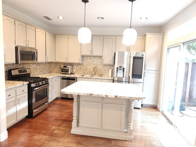 Kitchen - 109 Enchanted Way