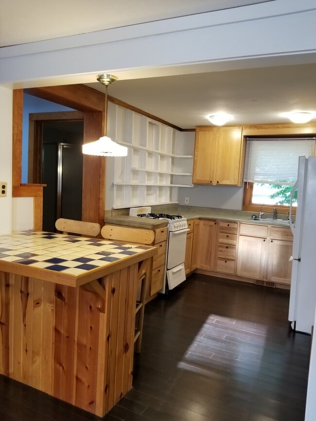 Foto del edificio - Great 3 bed 2 bath home!! AVAILABLE AUGUST...