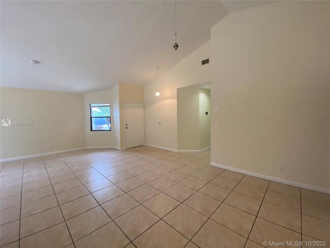 Foto del edificio - 1222 SW 74th Ave