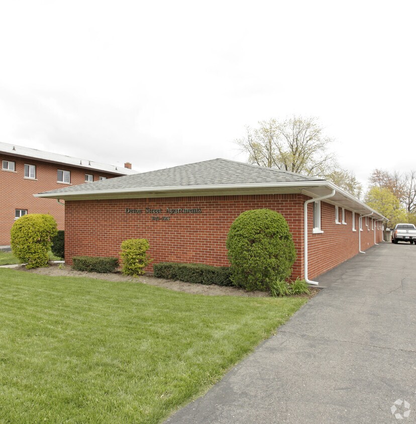 Building Photo - Legacy at Cranbrook 2