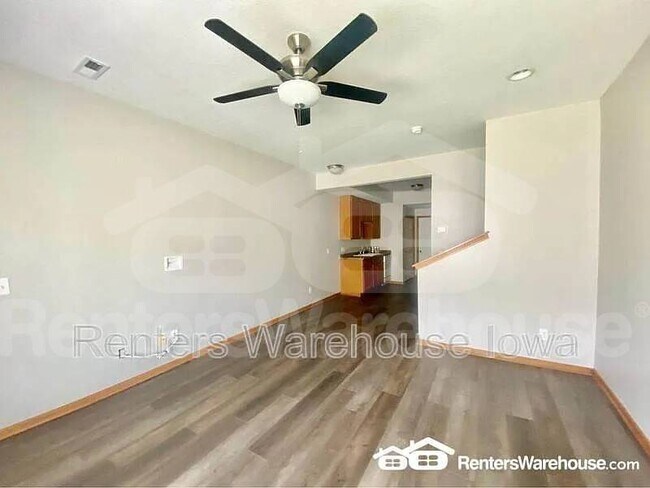 Building Photo - 1143 NE 8th Ln