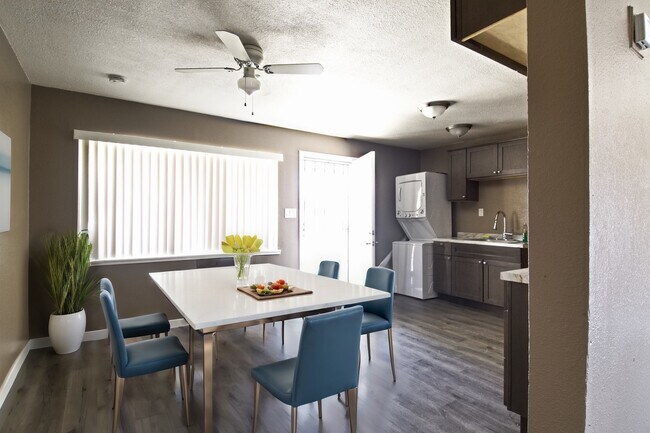 Foto del edificio - 238 S Warner St