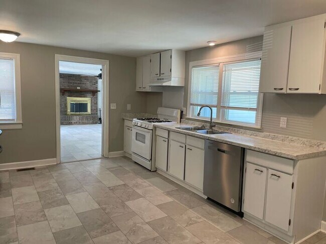 Foto del edificio - 3227 N Main St