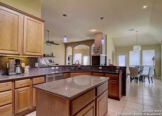 Building Photo - 1370 Desert Links