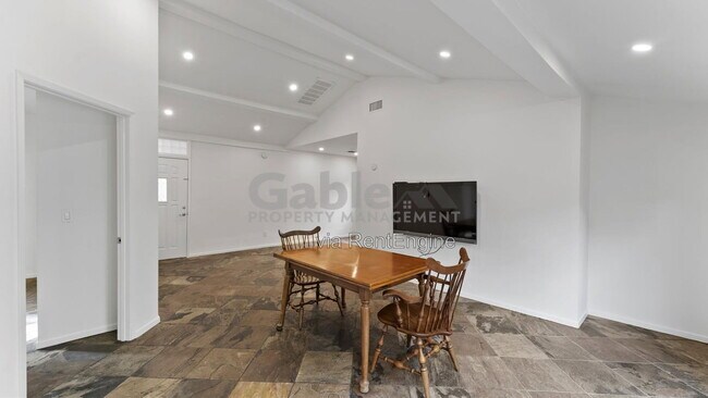 Foto del edificio - 6060 Colfax Ave