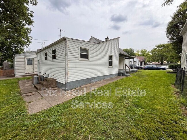 Foto del edificio - 829 Steele Ave