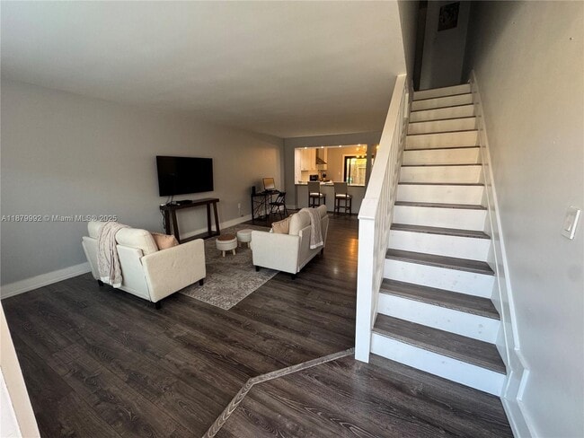 Building Photo - 10048 SW 77th Ct