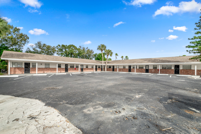 Building Photo - Eagle Crest Apartments