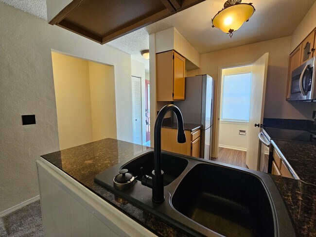 Building Photo - Quite 2 bed 3 bath home in 80916!!!