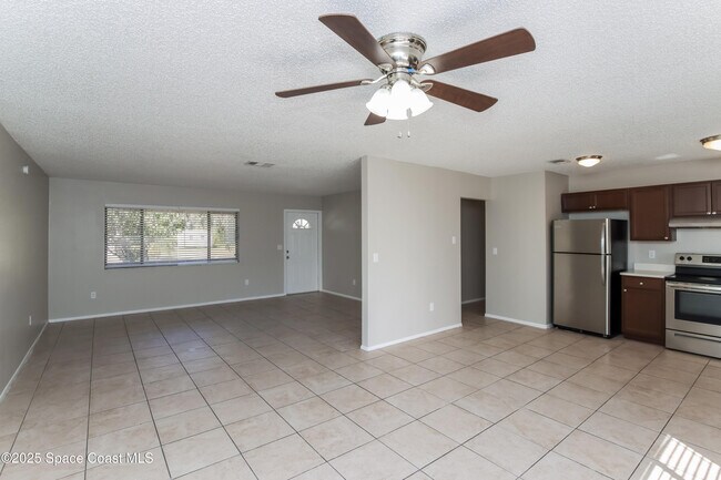 Foto del edificio - 1366 Valerius St SE