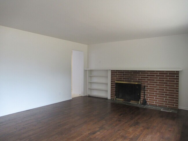 Foto del edificio - APPROVED APPLICATIONS-Updated 3 bedroom 1....