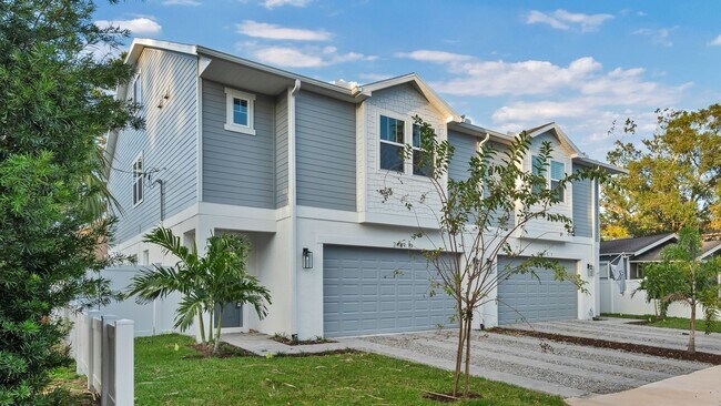 Building Photo - Brand New Beautiful and Spacious 4BR/4.5 B...