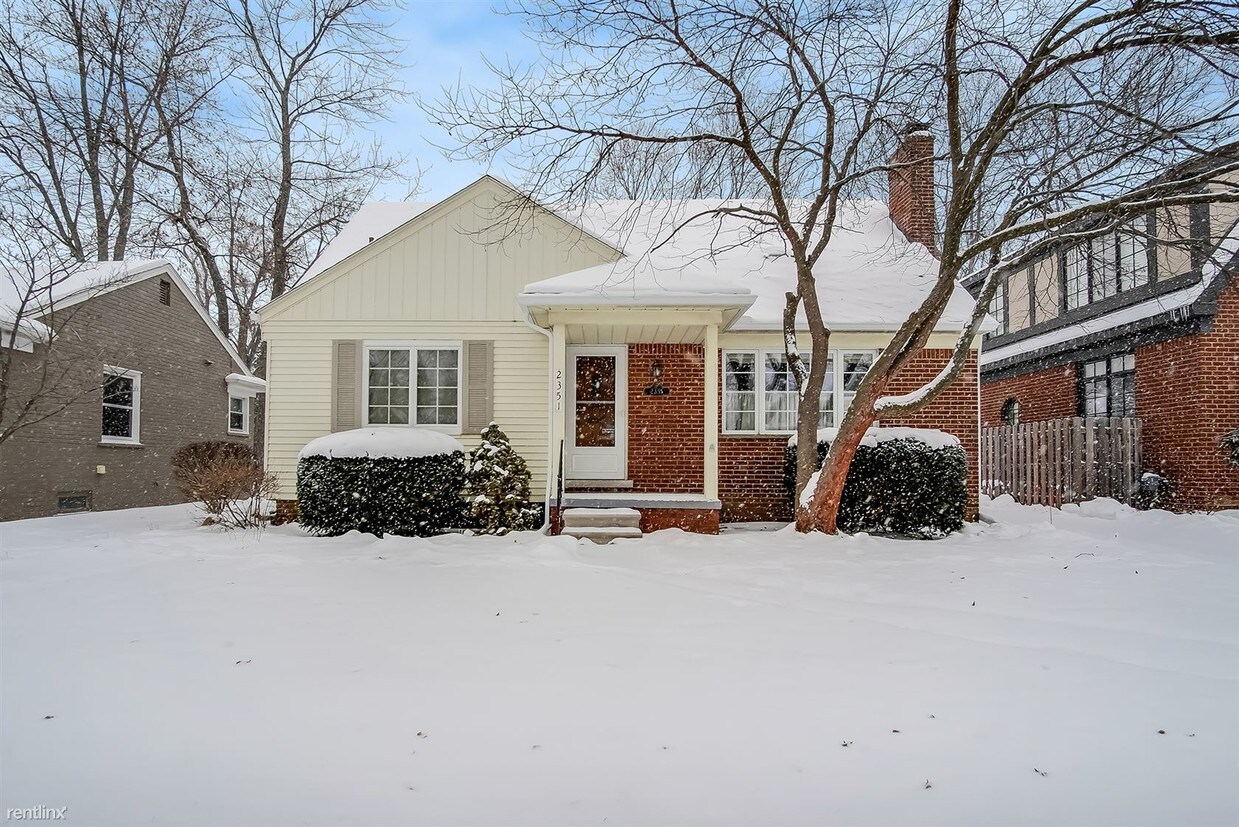 Primary Photo - 3 br, 2.5 bath House - 2351 Buckingham Ave
