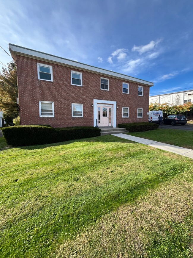 Building Photo - 15 Fairfax Ave Building Photo - 15 Fairfax Ave