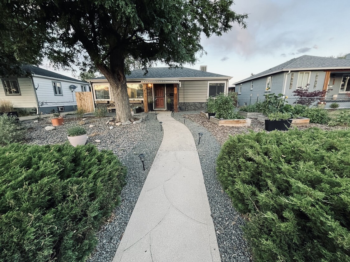 Photo - 2048 Hanover St (Aurora, CO)