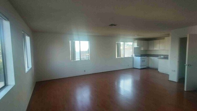 Foto del edificio - 3015 W Beverly Blvd