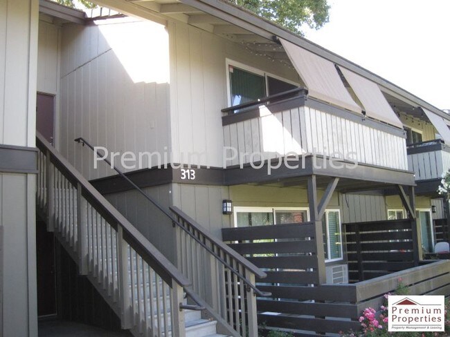 Building Photo - 313 Masters Ct