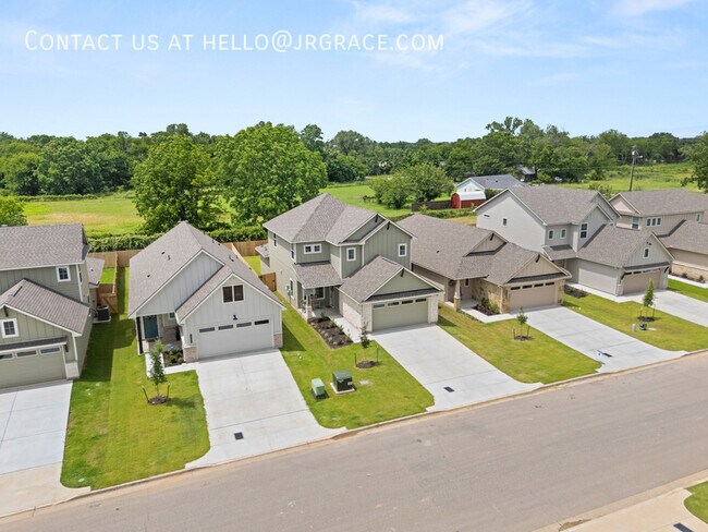 Building Photo - 1201 Elise-