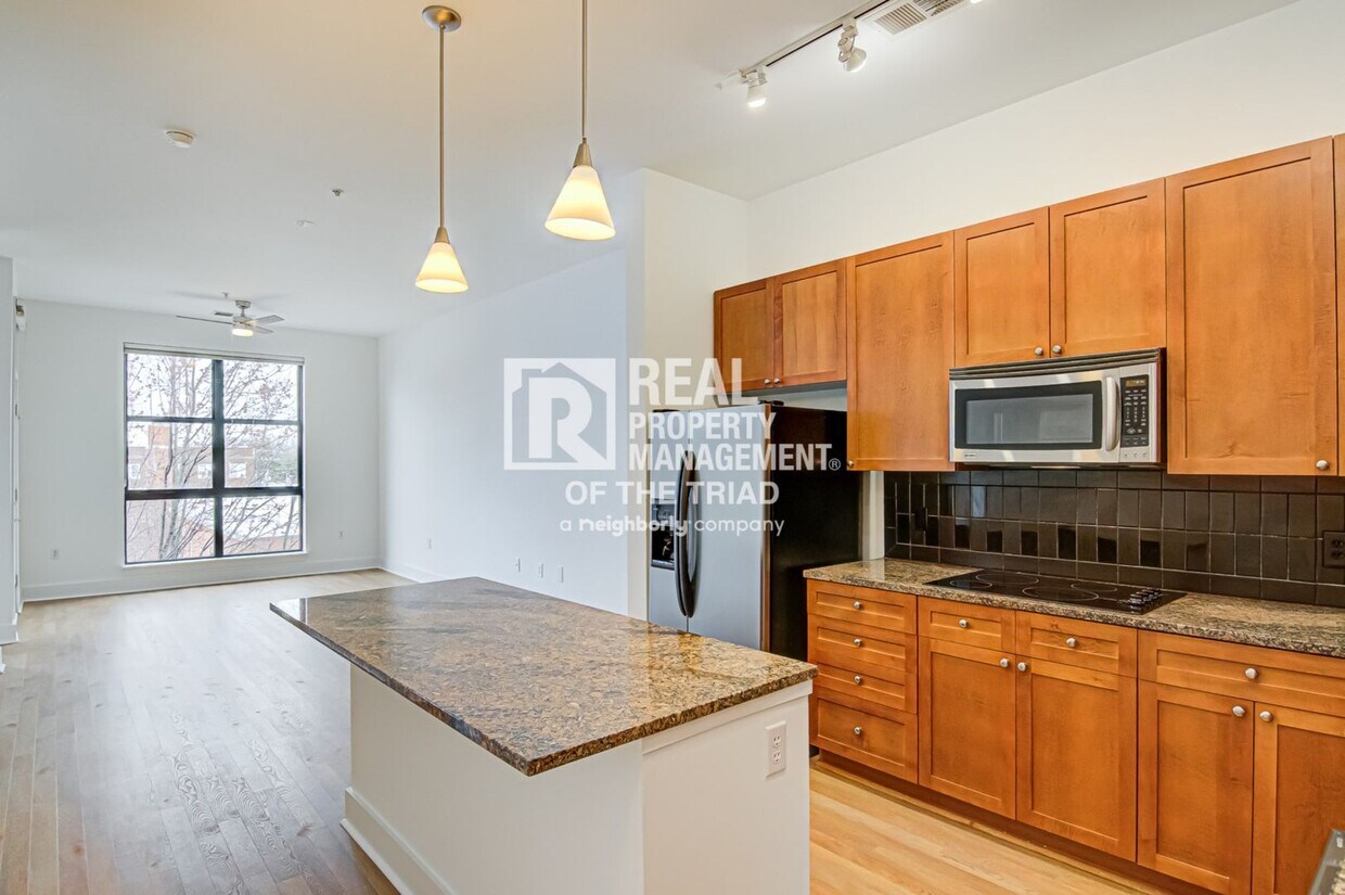 Primary Photo - Luxury Top Floor 1BR/1BA Condo on 4th Street