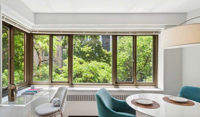 Foto del edificio - 1300 N Lake Shore Dr