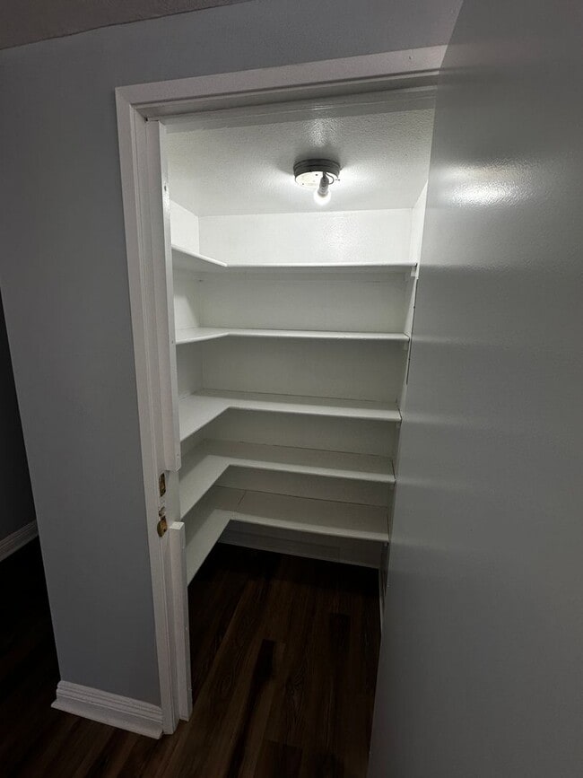 Foto del edificio - 8806 Haskell Ave