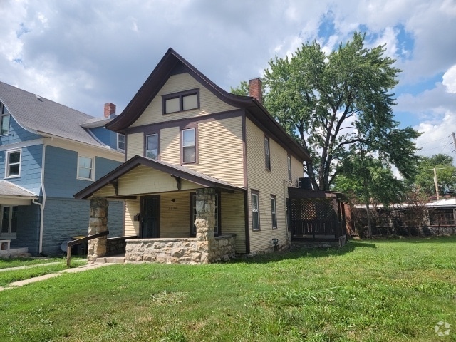 Building Photo - 3326 Gillham Rd