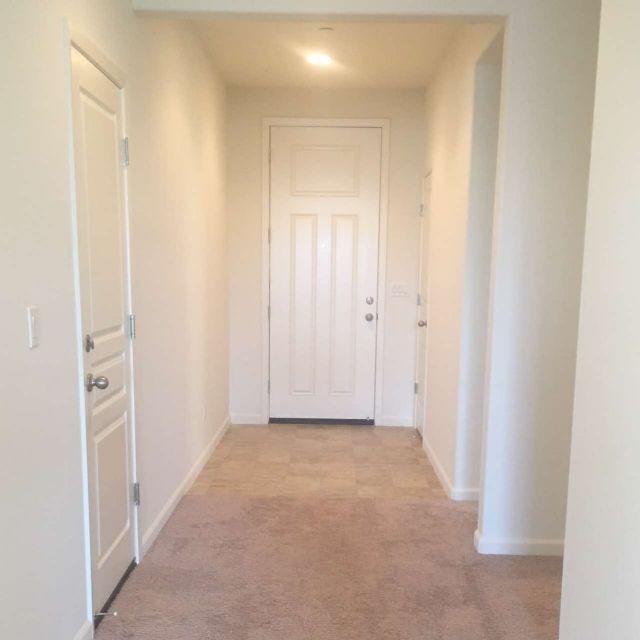Building Photo - House For Rent in Tulare