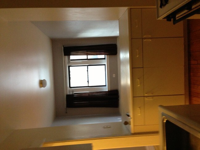 Building Photo - 2827 W Lyndale St