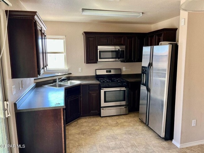 Building Photo - 14160 Lasso Rock Dr