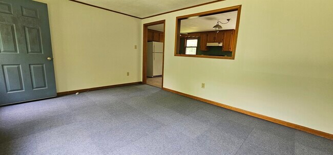 Foto del edificio - 36 Brimstone Corner Rd