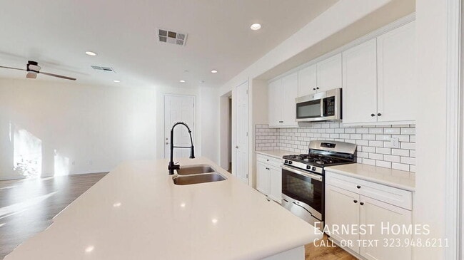 Foto del edificio - 9241 N Lamia Ct