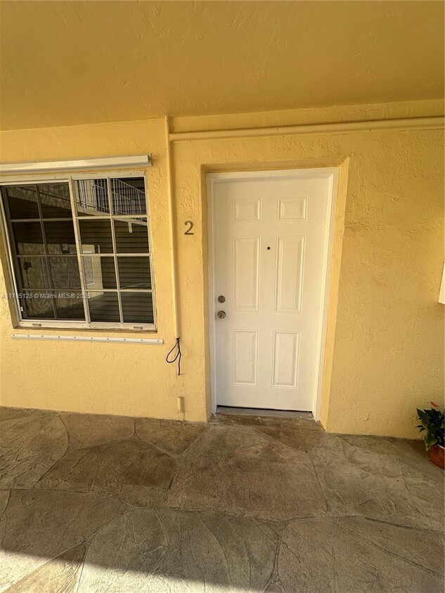 Foto principal - 1208 Salzedo St