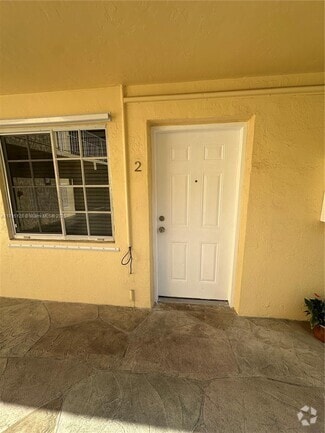 Building Photo - 1208 Salzedo St